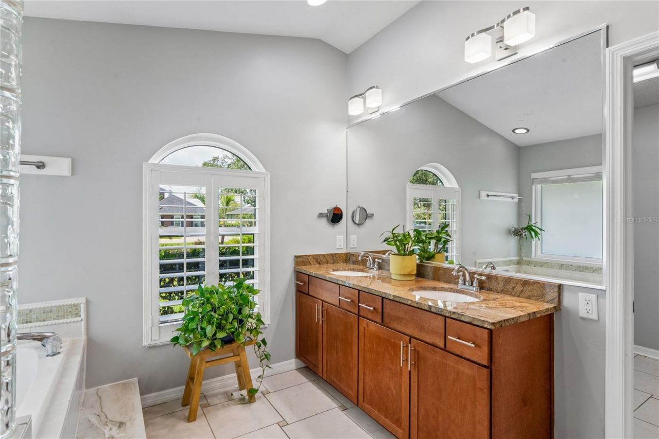 1087 Riverside Ridge, Tarpon Springs, FL 34688 Photo