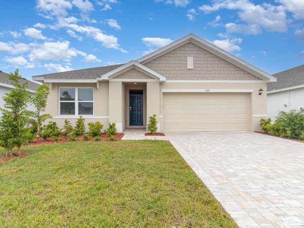 9061 Venetian Square, Vero Beach, FL 32966