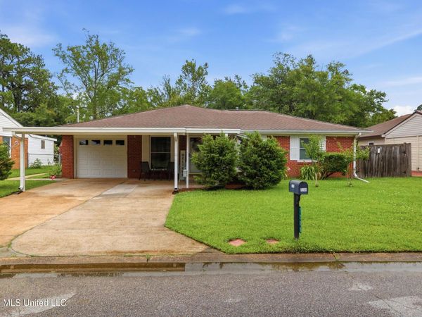 7208 Hampton Drive, Biloxi, MS 39532