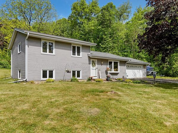 W278S8705 Lookout LANE, Mukwonago, WI 53149