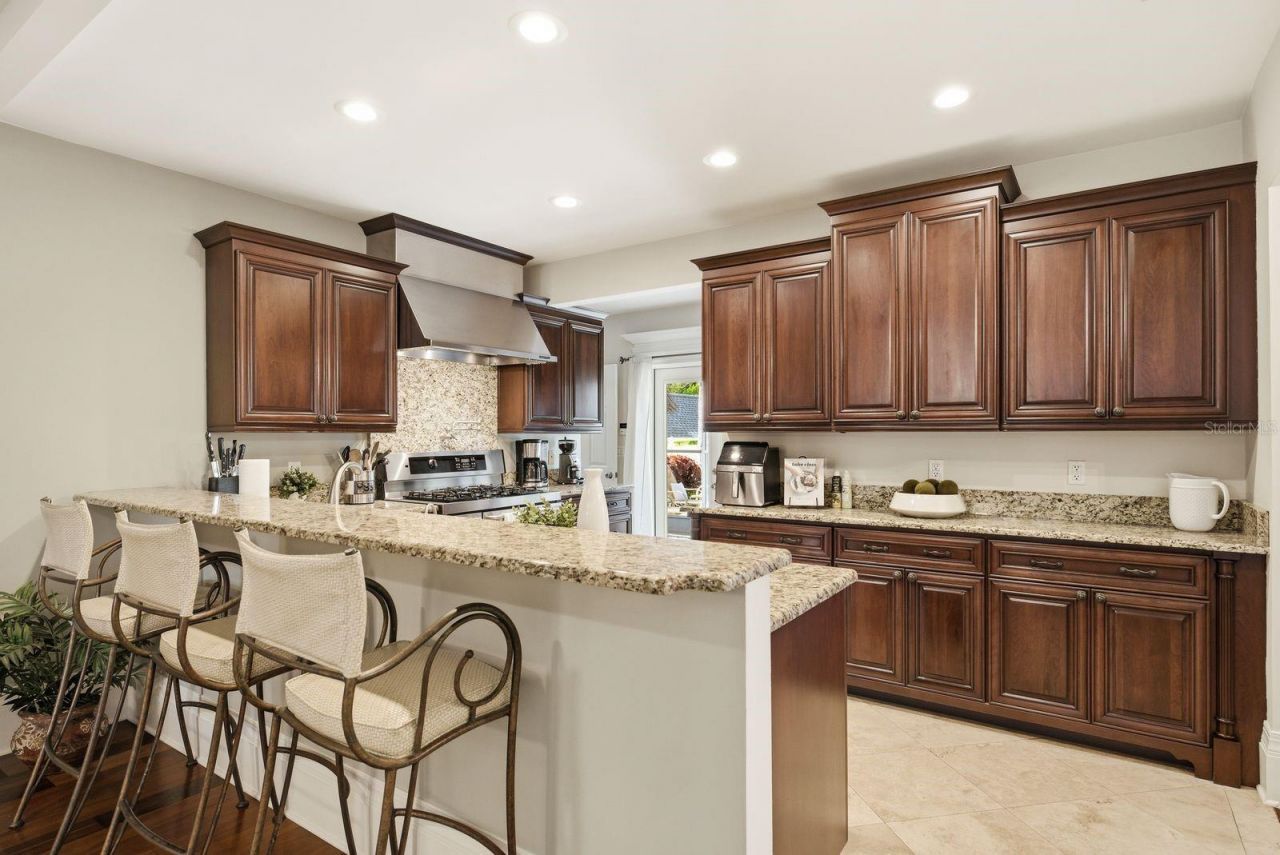 888 16th Avenue N, Saint Petersburg, FL 33704 Photo