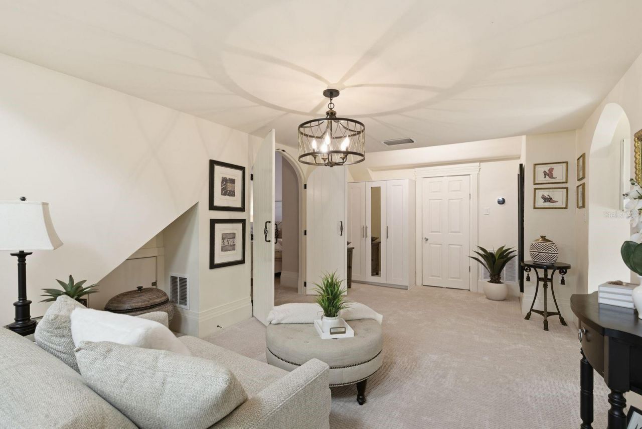 888 16th Avenue N, Saint Petersburg, FL 33704 Photo