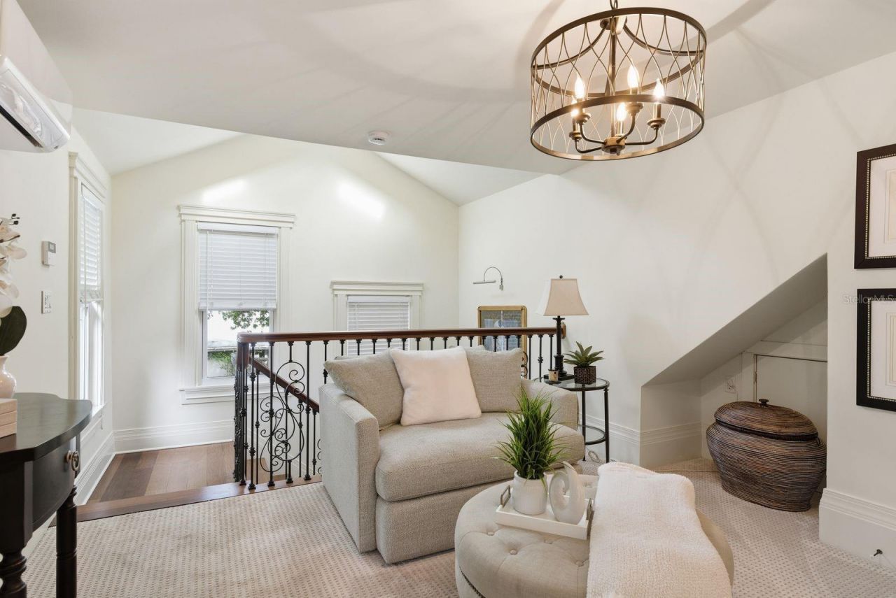 888 16th Avenue N, Saint Petersburg, FL 33704 Photo
