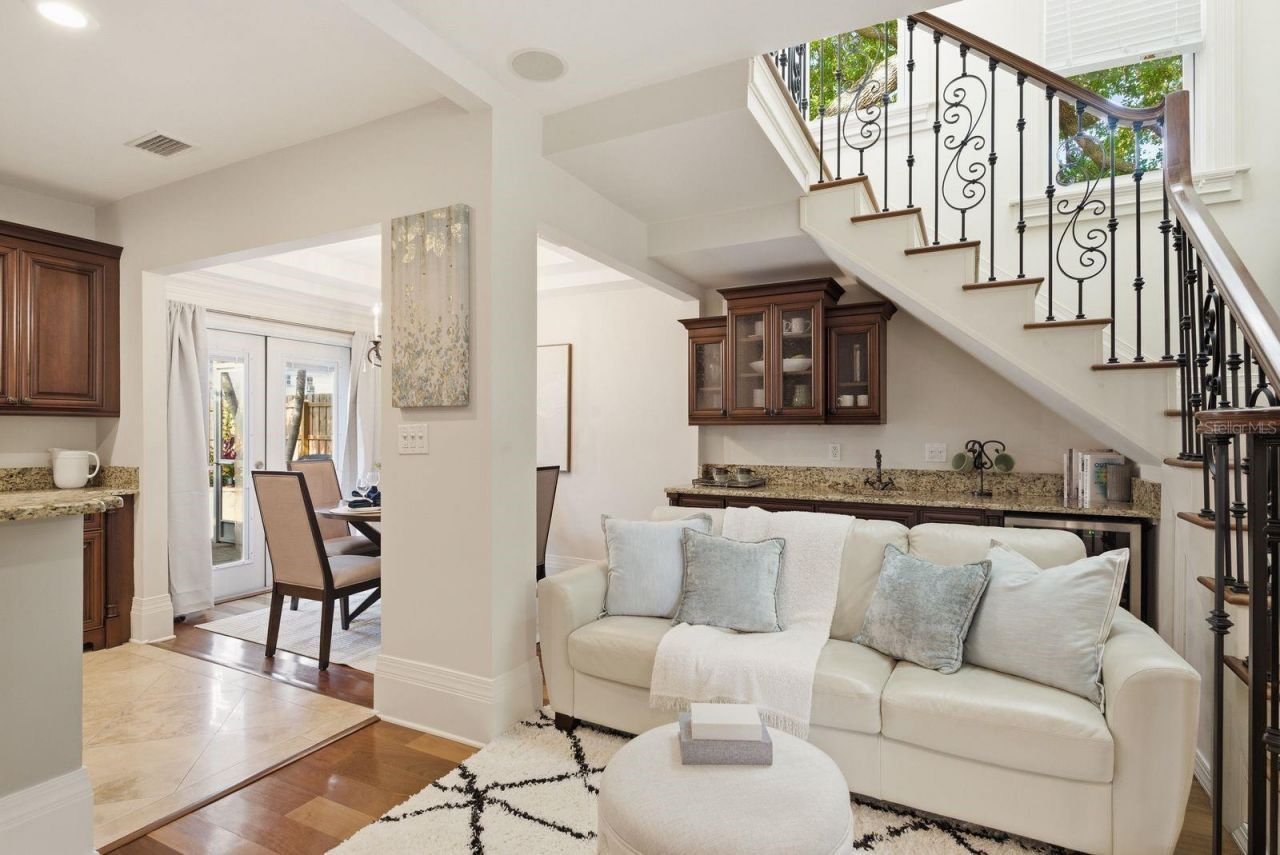 888 16th Avenue N, Saint Petersburg, FL 33704 Photo
