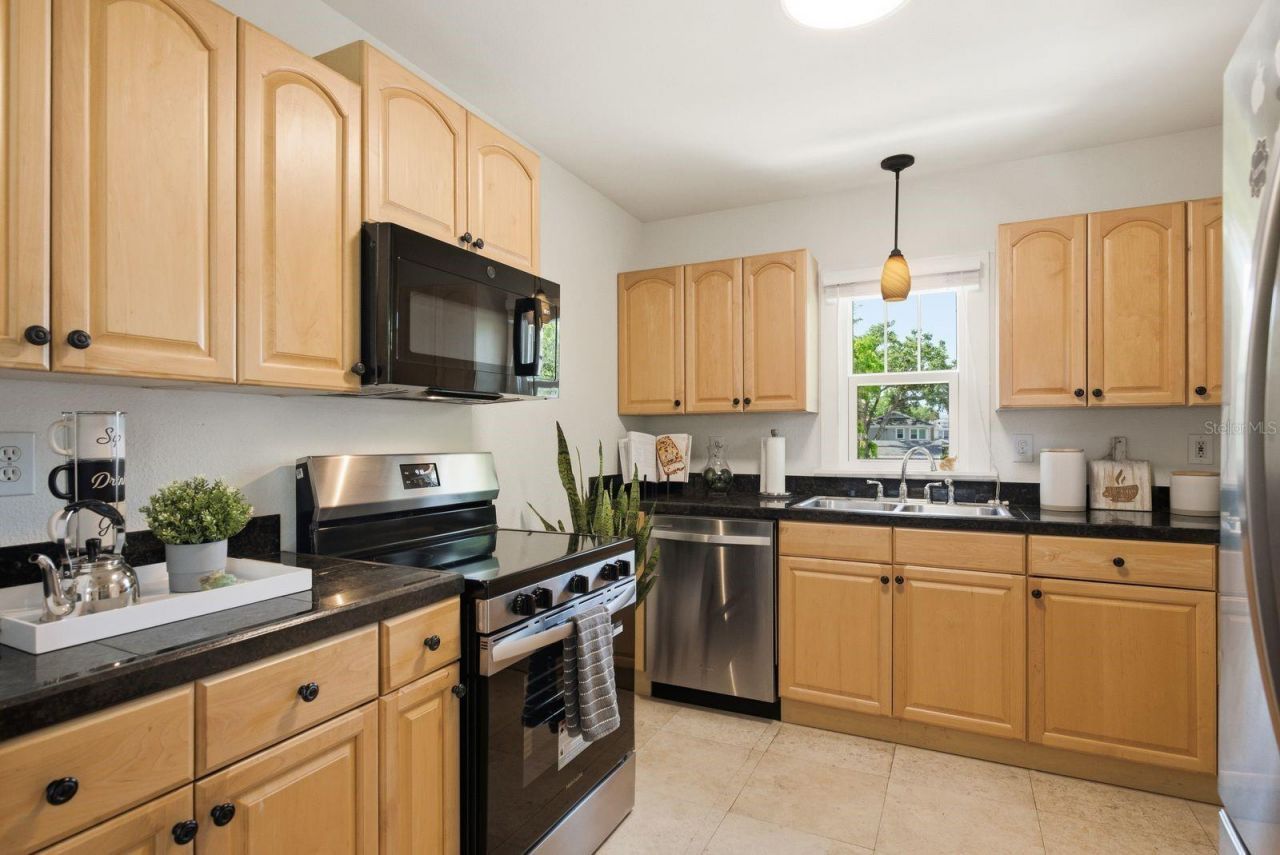 888 16th Avenue N, Saint Petersburg, FL 33704 Photo