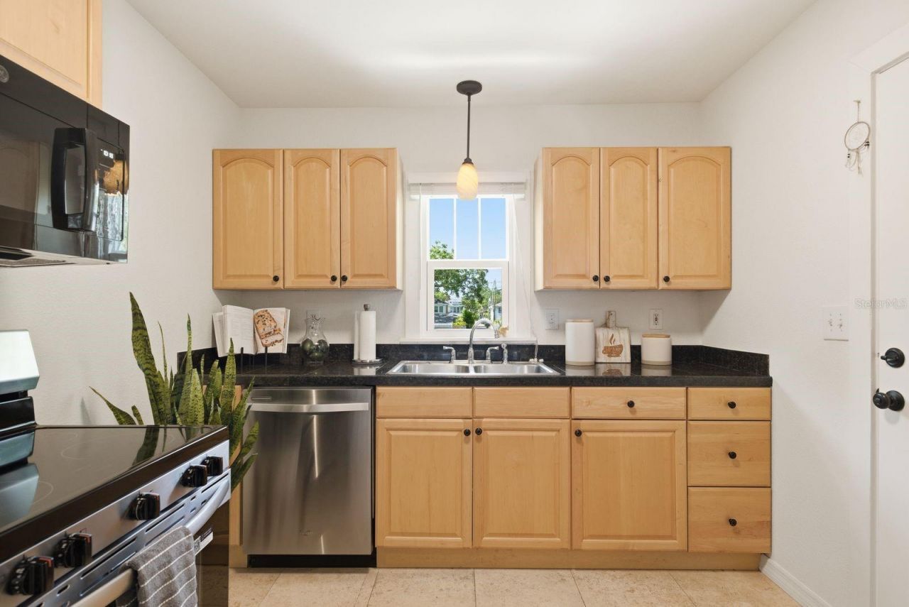 888 16th Avenue N, Saint Petersburg, FL 33704 Photo