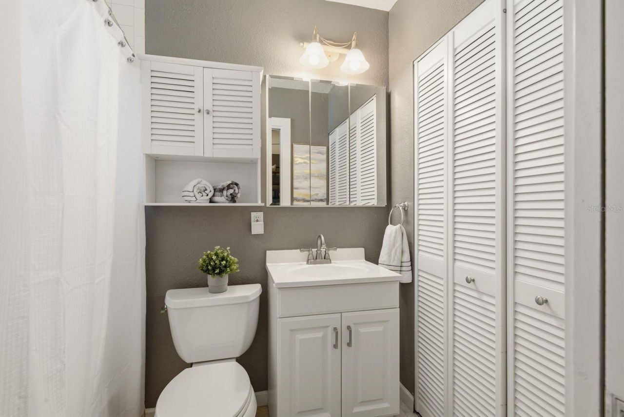 888 16th Avenue N, Saint Petersburg, FL 33704 Photo