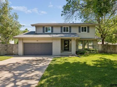 901 Sally Street , Papillion, NE 68046