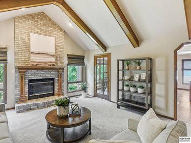 6616 S 91st Avenue , Omaha, NE 68127