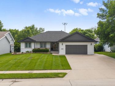 15821 N 2 Street , Bennington, NE 68007