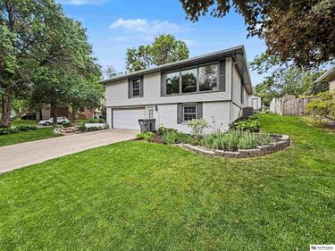 5950 Elkcrest Drive , Lincoln, NE 68516