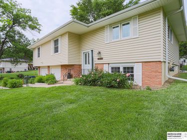 2556 Virginia Street , Bellevue, NE 68147
