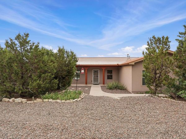 8 Zia Court , Edgewood, NM 87015