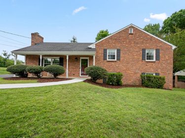 2708 Farmington Place, Lynchburg, VA 24503