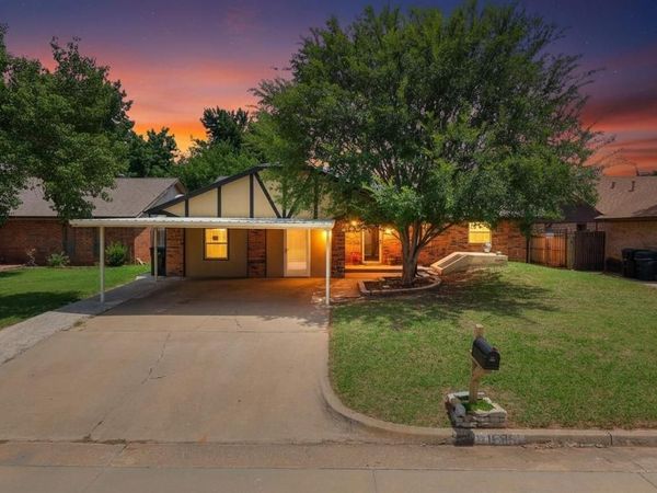 1506 Glenwood Drive, Moore, OK 73160
