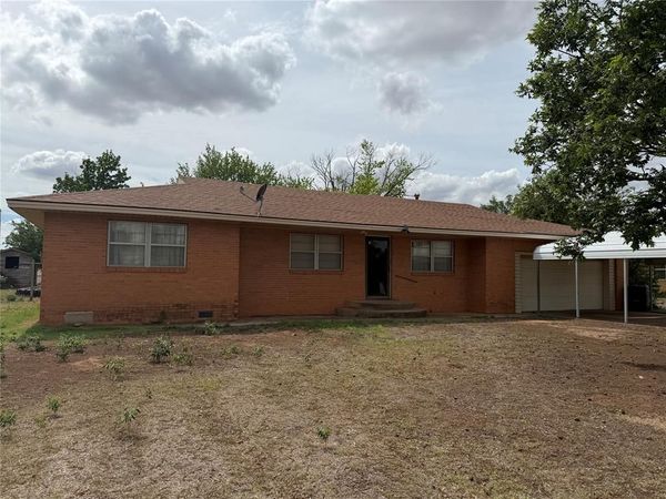 210 S 6th Street, Sentinel, OK 73664
