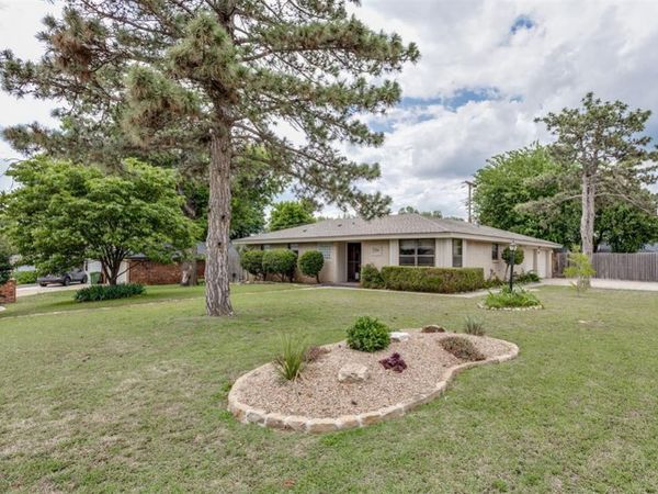 704 Vick Circle, Yukon, OK 73099