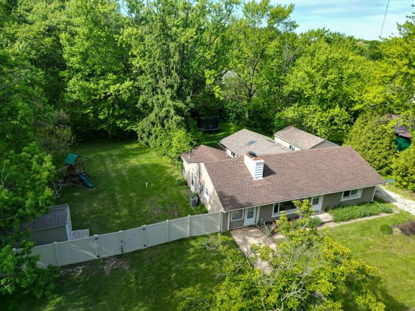 510 E Oak Hill Road, Chesterton, IN 46304