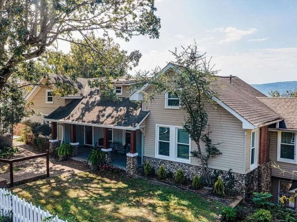 549 S Crest Rd , Chattanooga, TN 37404