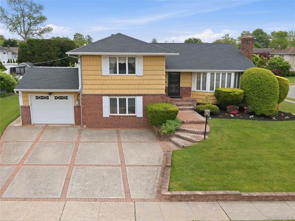 70 Polo Road , Massapequa, NY 11758