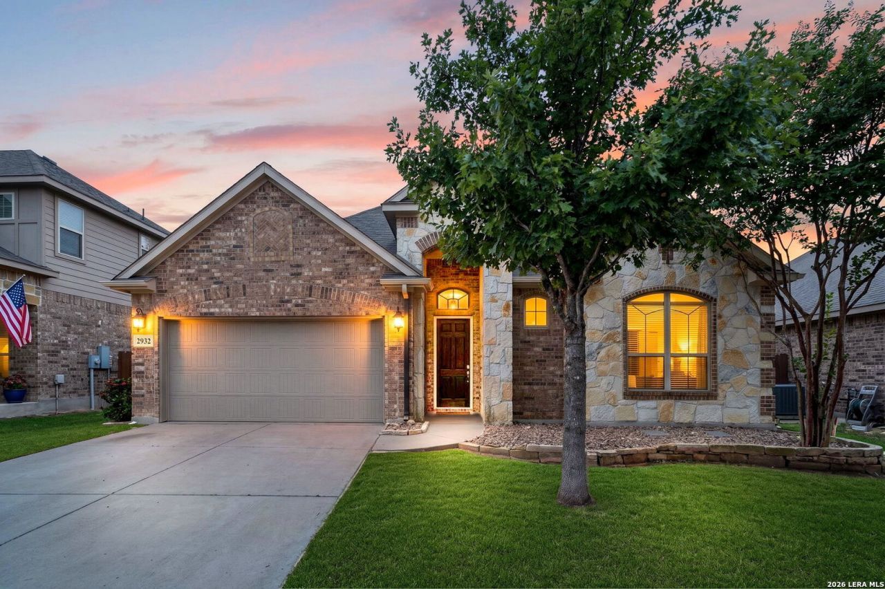 2932 Sunridge Dr, Schertz, TX 78108 Main Photo