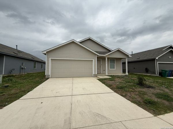 4839 LEGACY PT, Von Ormy, TX 78073