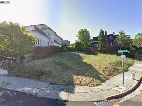 4900 Cochrane, Oakland, CA 94618