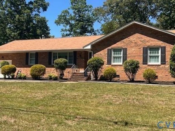 1100 Elmwood Drive , Colonial Heights, VA 23834