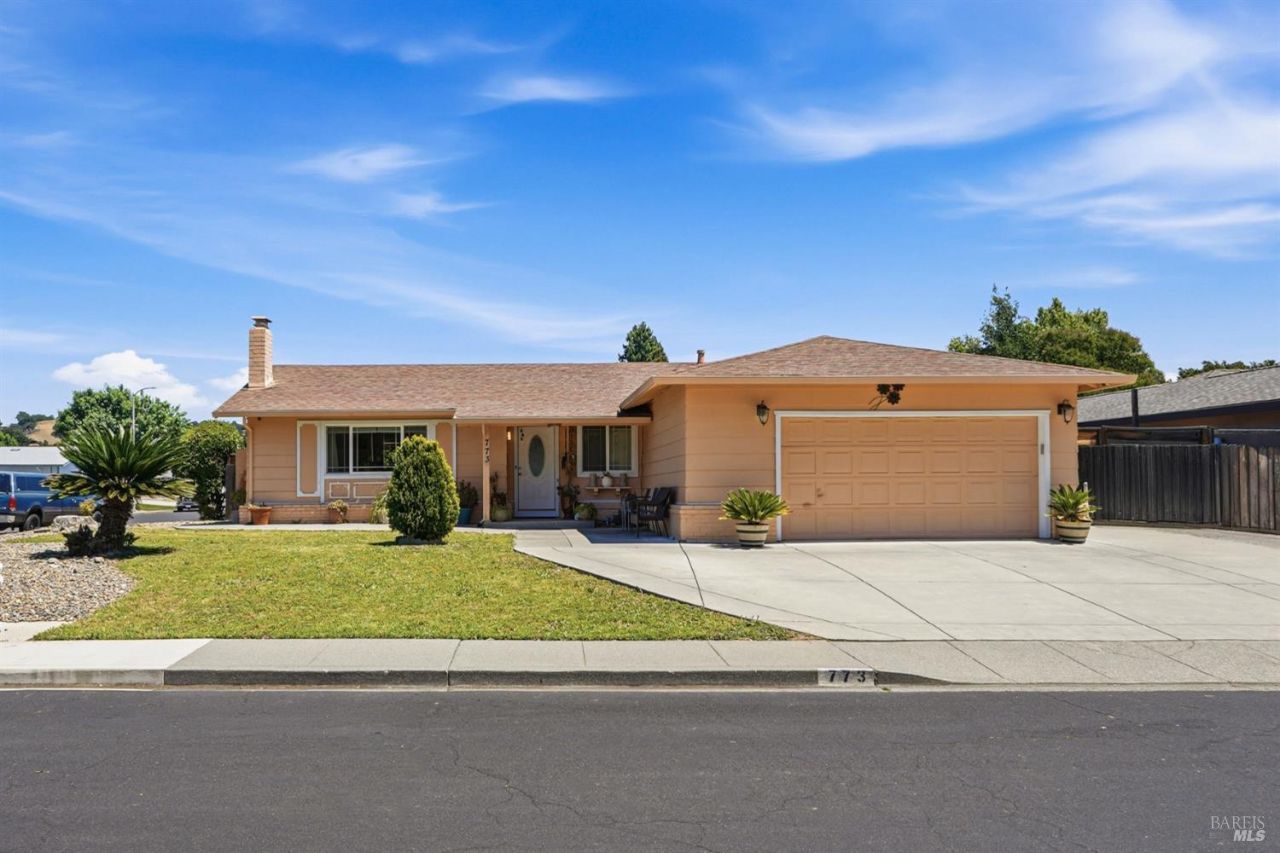 773 Blue Ridge Lane, Vacaville, CA 95688 Main Photo