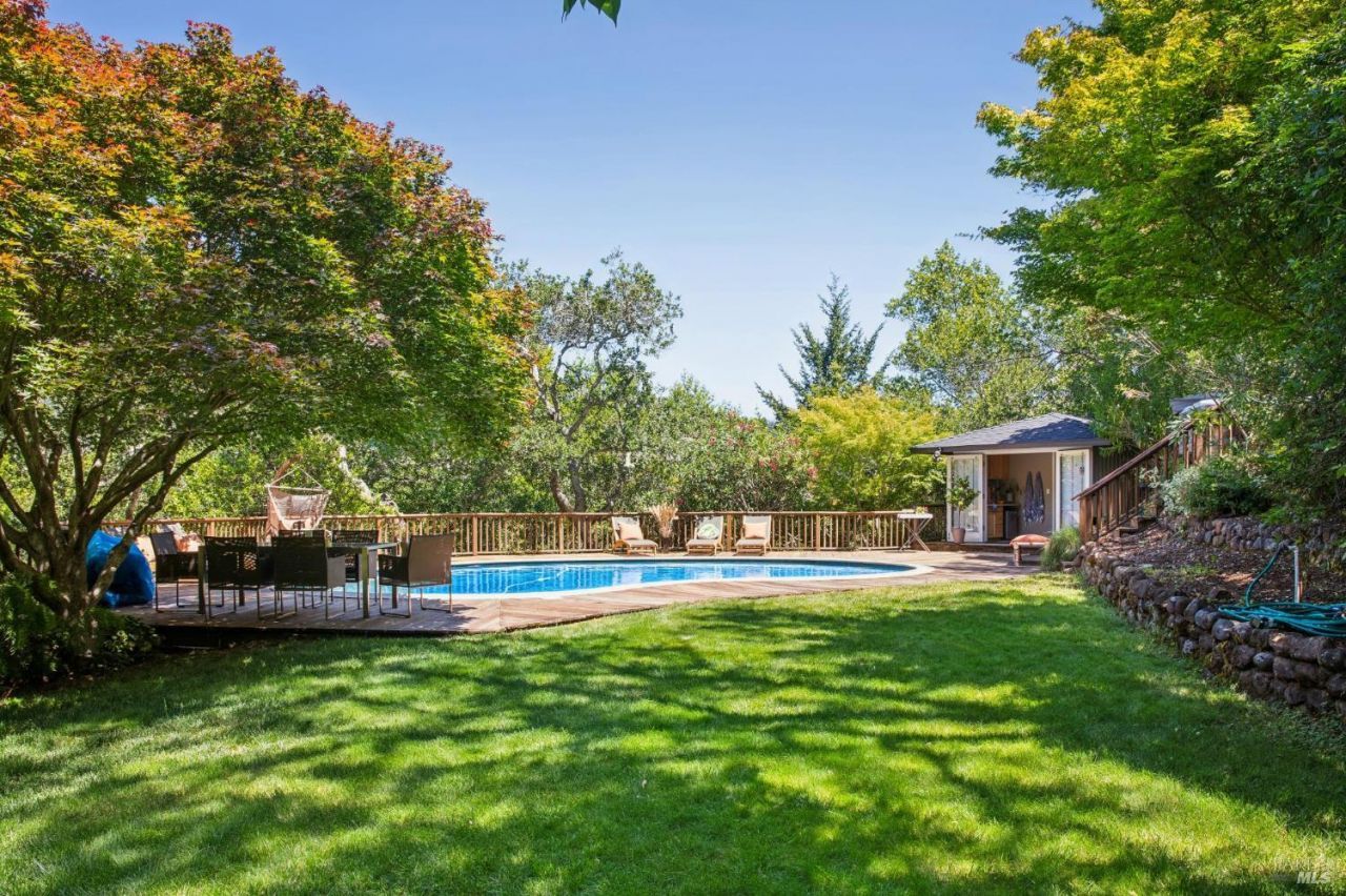 95 Westwood Drive, Kentfield, CA 94904