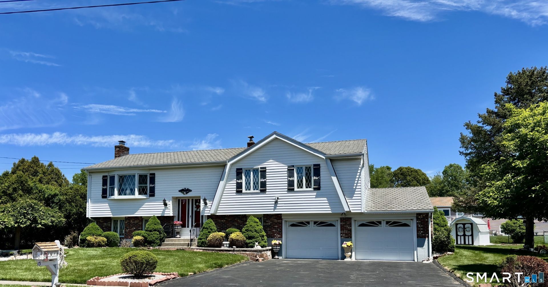 15 Bridle Path, West Haven, CT 06516 Main Photo