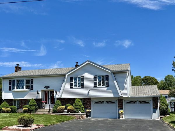 15 Bridle Path, West Haven, CT 06516