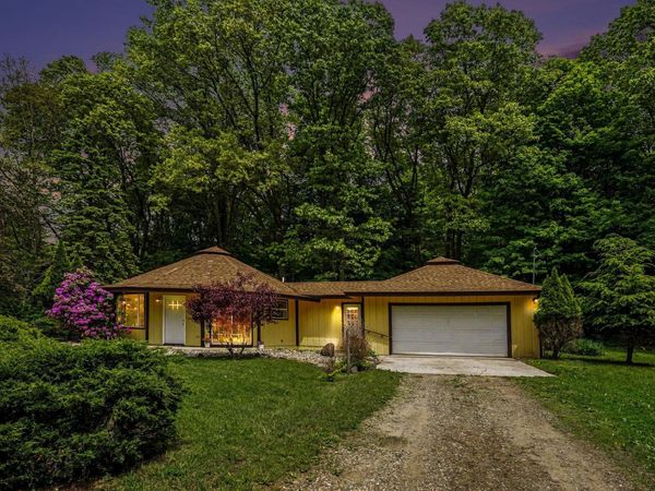 2308 N 33rd Street, Galesburg, MI 49053