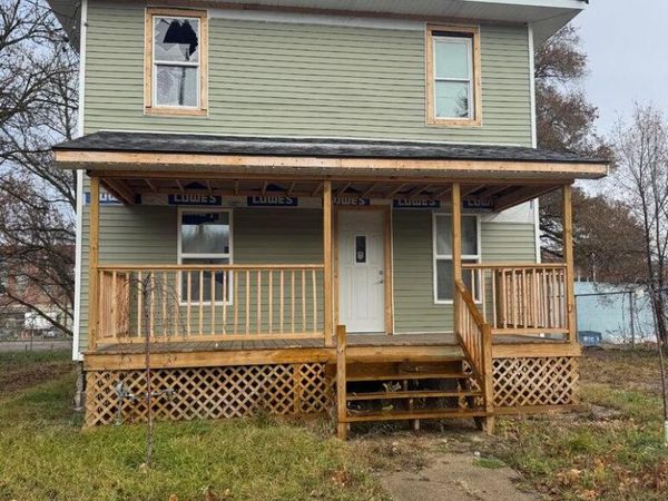 111 River Drive, Three Rivers, MI 49093
