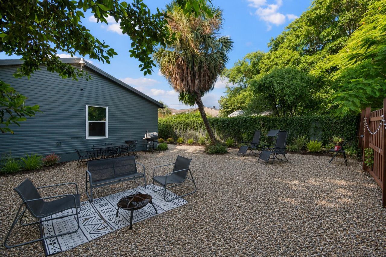 807 Grant Street, West Palm Beach, FL 33407 Photo