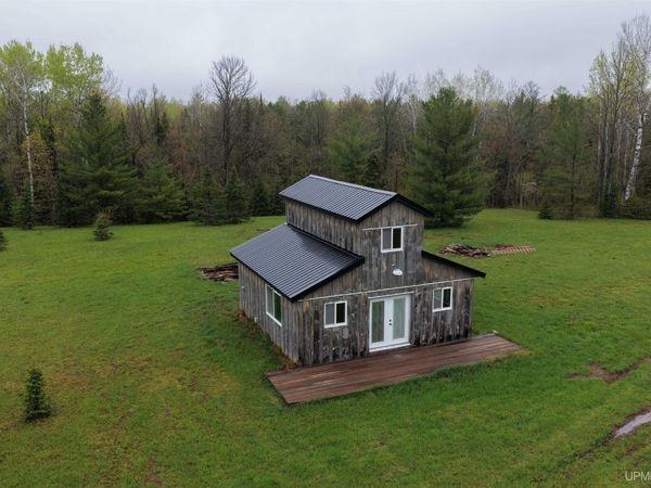 18386 N 45 Highway, Stannard Twp, MI 49912