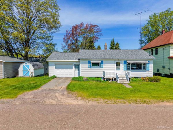 80 3rd Street, South Range, MI 49963