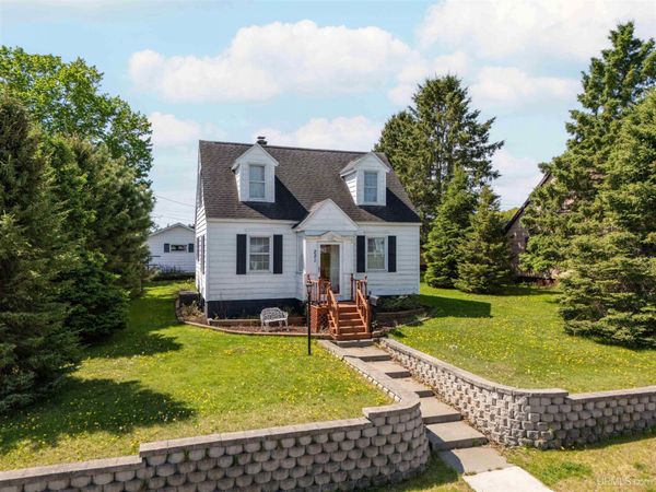 221 W Division Street, Iron River, MI 49935