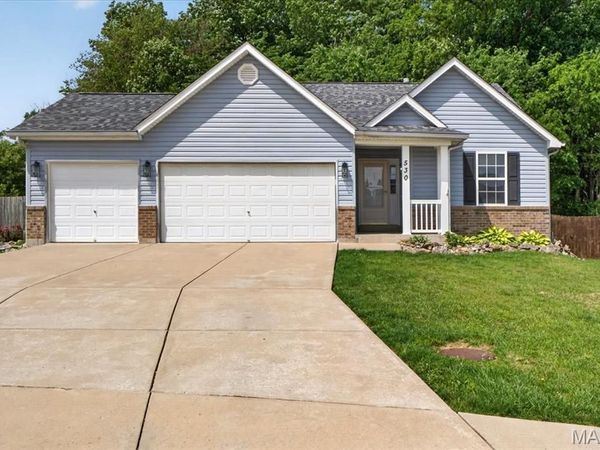 530 Sandra Way , Winfield, MO 63389
