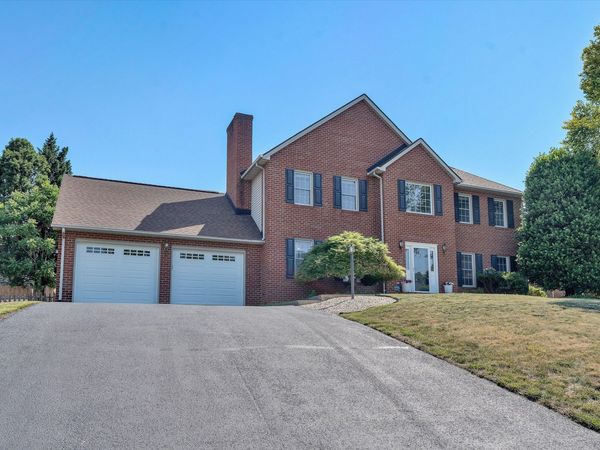 5137 Plantation Grove LN , Roanoke, VA 24012