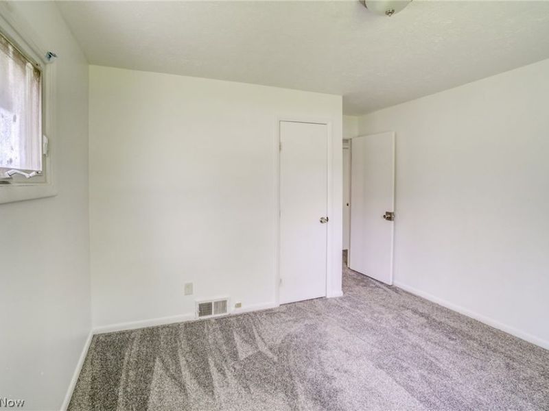 4684 Green Road, Warrensville Heights, OH 44128 Photo 17