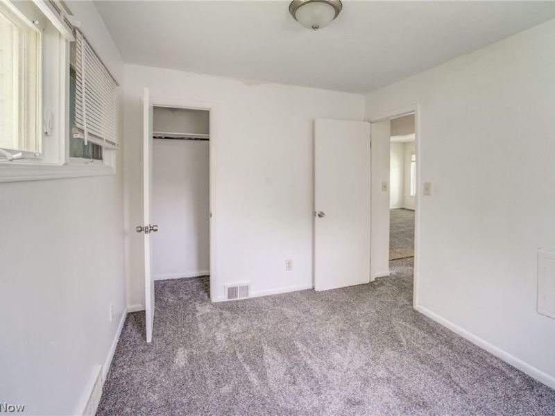 4684 Green Road, Warrensville Heights, OH 44128 Photo 18
