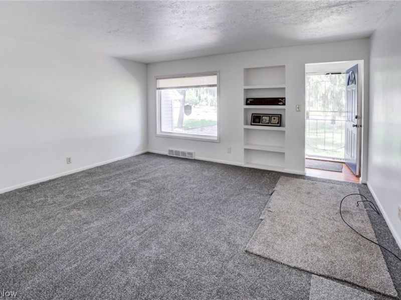 4684 Green Road, Warrensville Heights, OH 44128 Photo 5