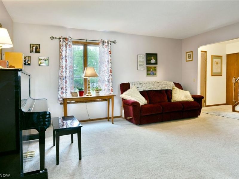 348 Aspen Drive NW, Warren, OH 44483 Photo 10