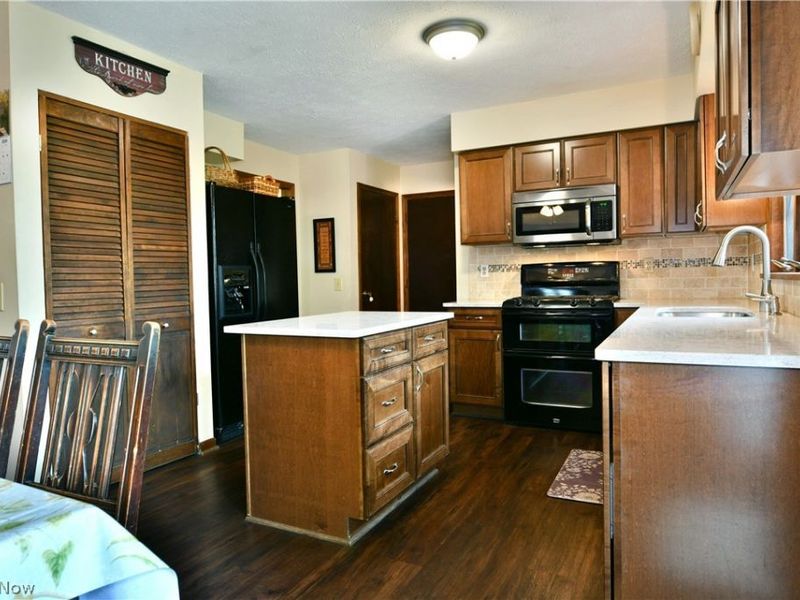348 Aspen Drive NW, Warren, OH 44483 Photo 16