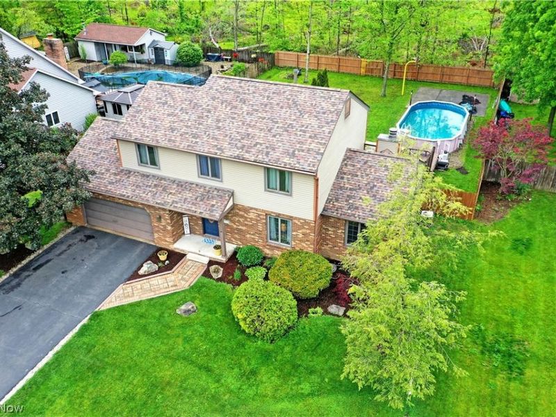 348 Aspen Drive NW, Warren, OH 44483 Photo 2