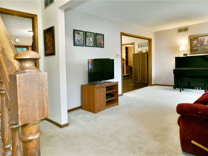 348 Aspen Drive NW, Warren, OH 44483 Photo 8