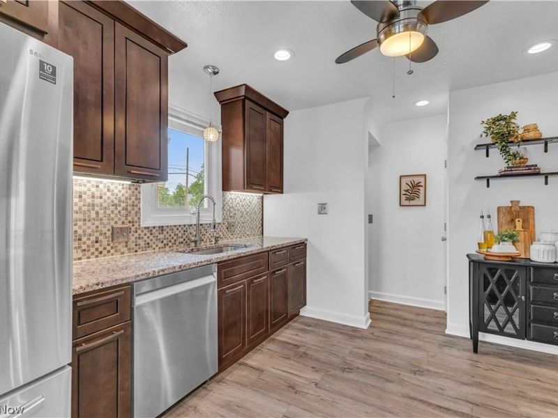 6896 Parma Park Boulevard, Parma Heights, OH 44130 Photo 10