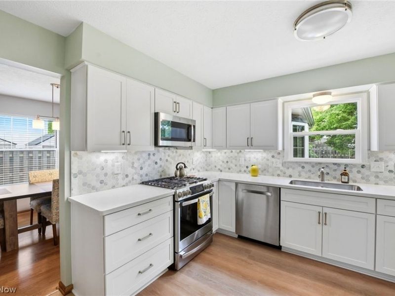 9764 Wainwright Terrace, Olmsted Falls, OH 44138 Photo 12