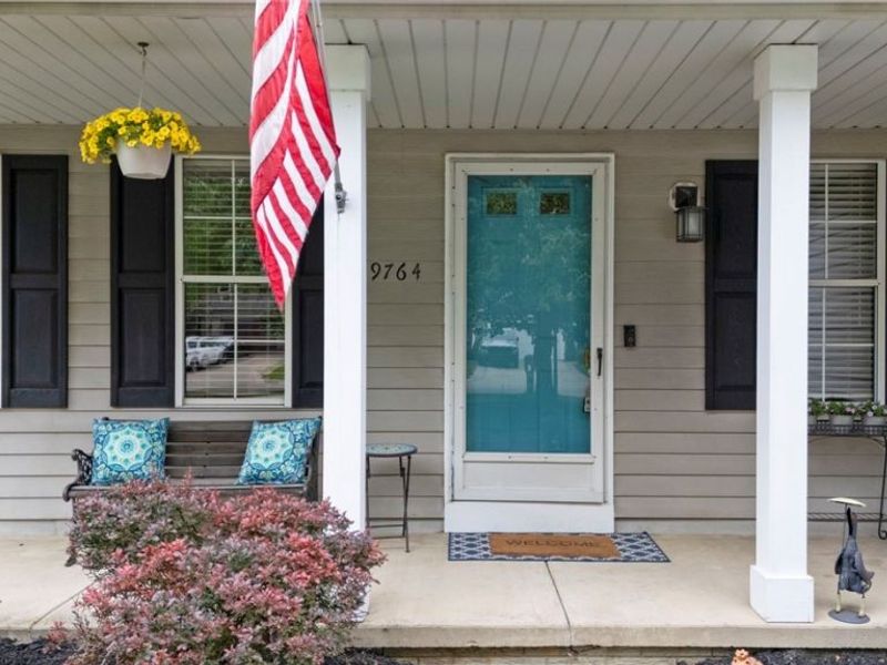 9764 Wainwright Terrace, Olmsted Falls, OH 44138 Photo 2